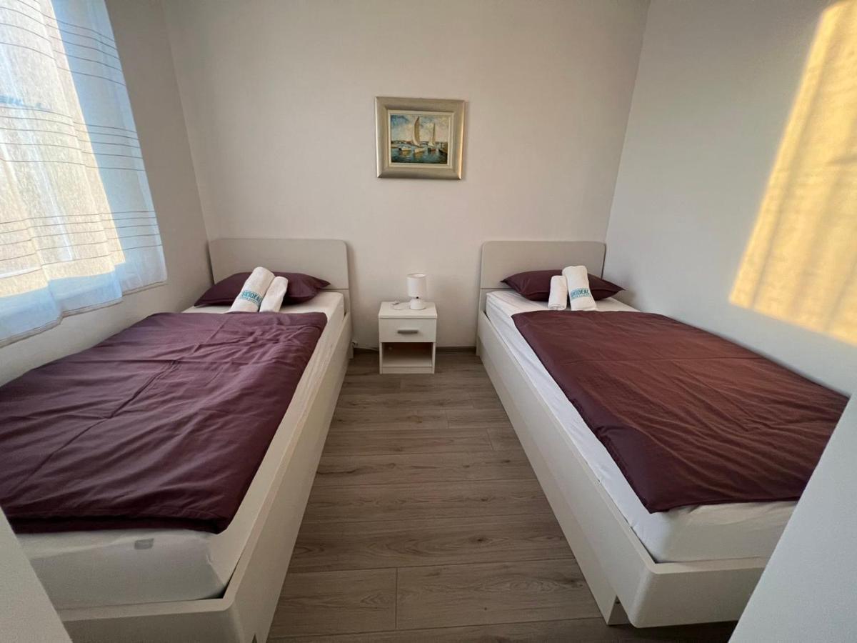 Sea View Apartment Porec Exterior photo